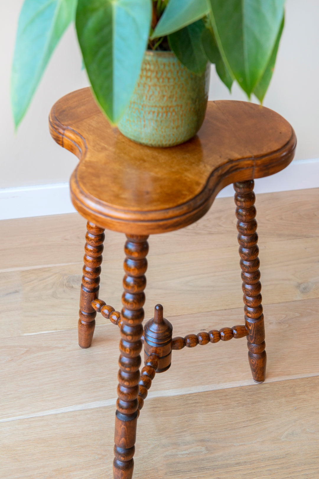 Antique Hand Carved Bobbin Table, Clover Shape Tabletop, 1920s