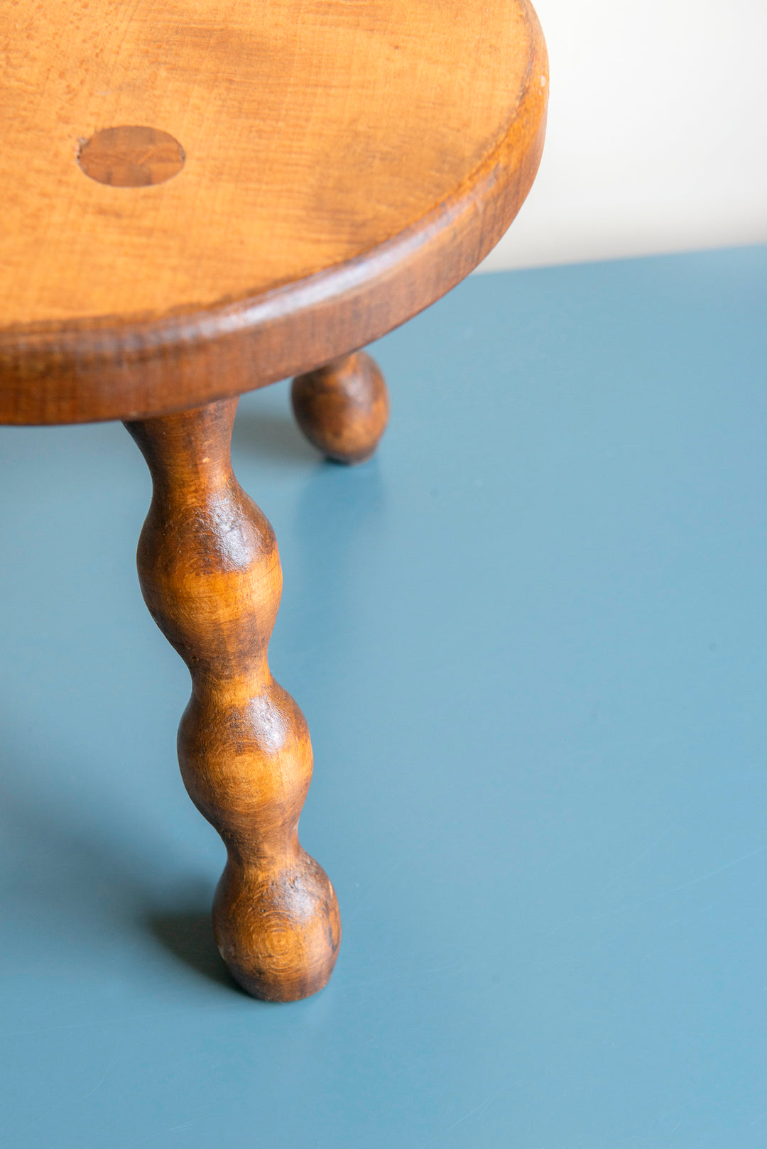 Small Round Tripod Stool With Bobbin Legs