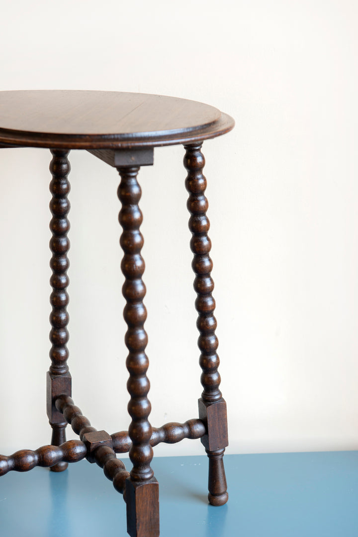 Round Art Deco Side Table With Bobbin Legs, 1920s