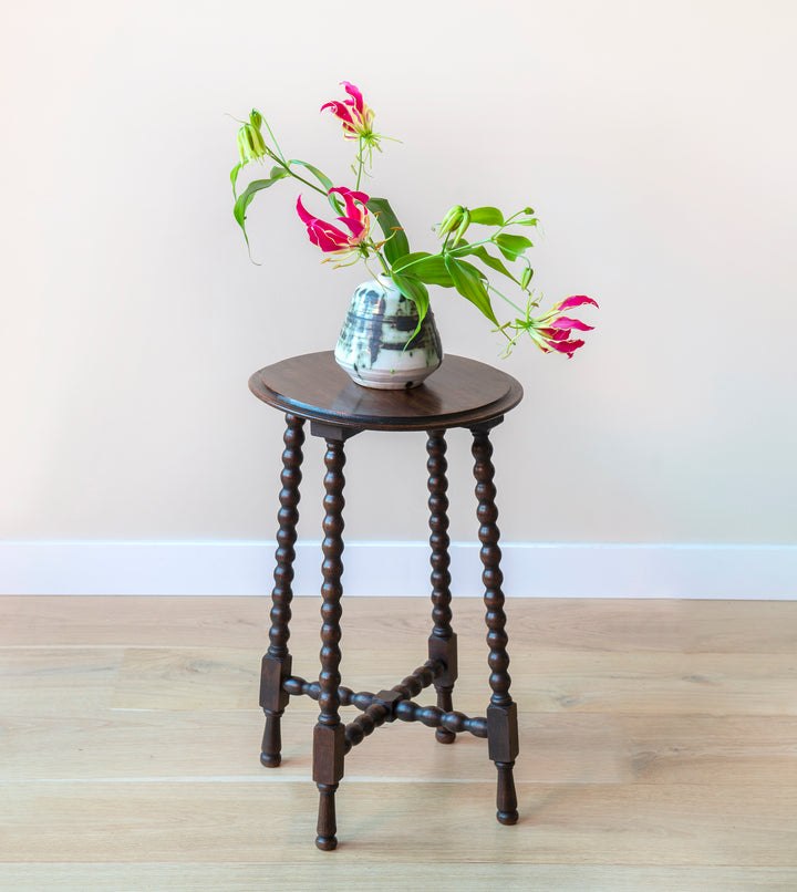 Round Art Deco Side Table With Bobbin Legs, 1920s