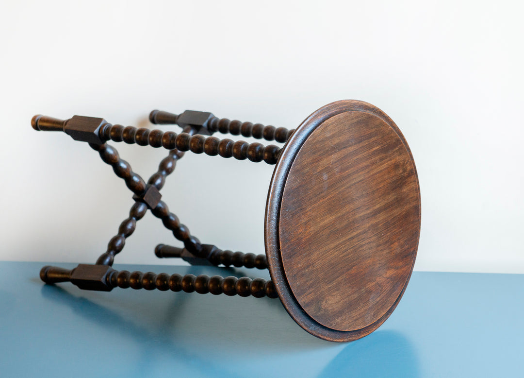 Round Art Deco Side Table With Bobbin Legs, 1920s