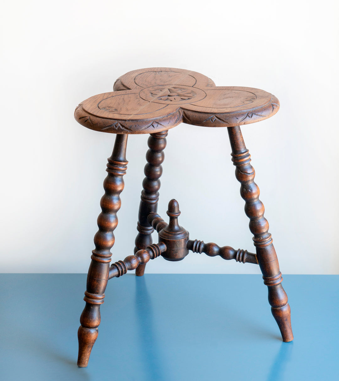 Antique Clover Table With Bobbin Legs, 19th Century